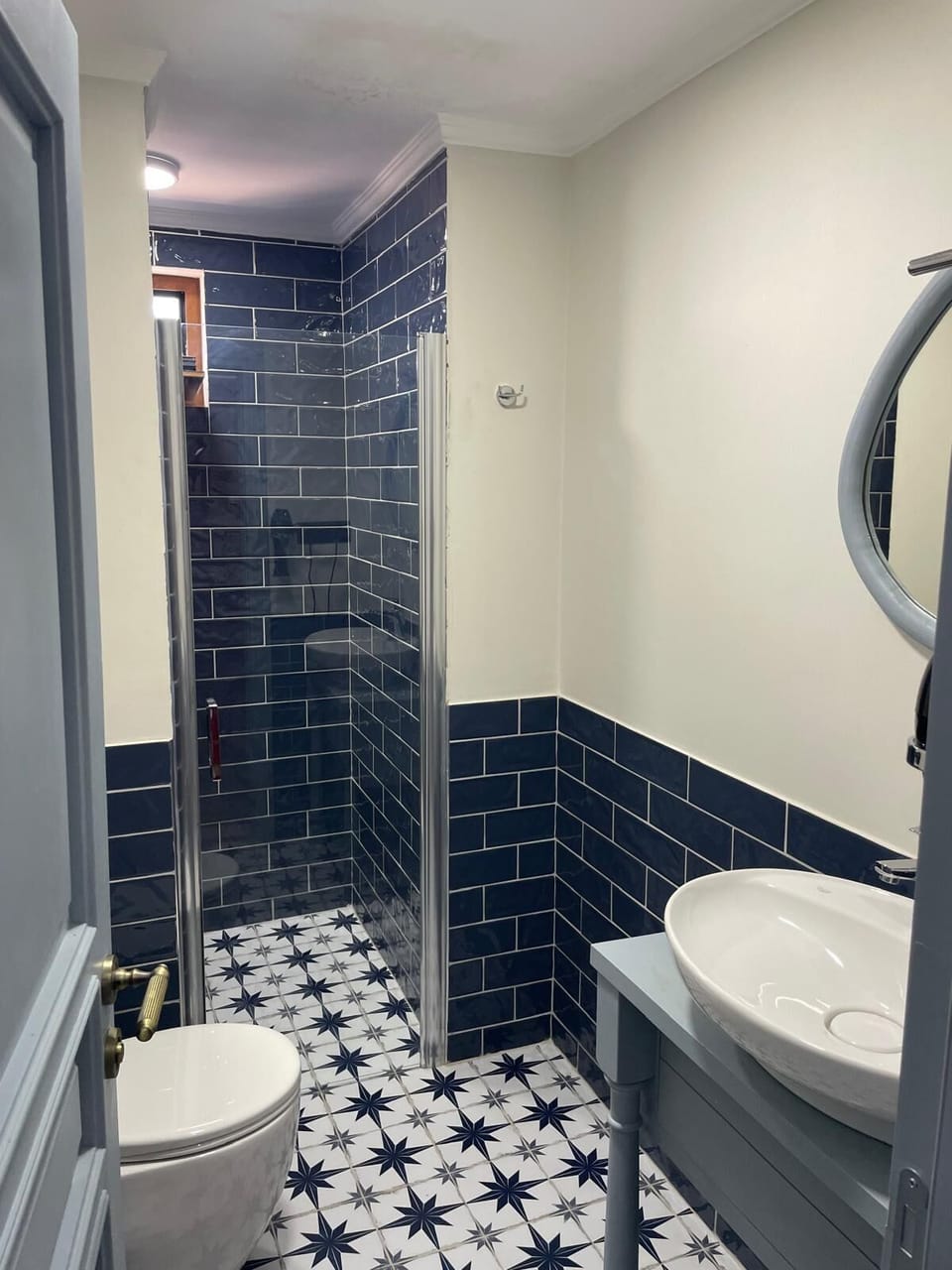 Deluxe Double Room, Sea View | Bathroom | Hair dryer, towels, soap, shampoo