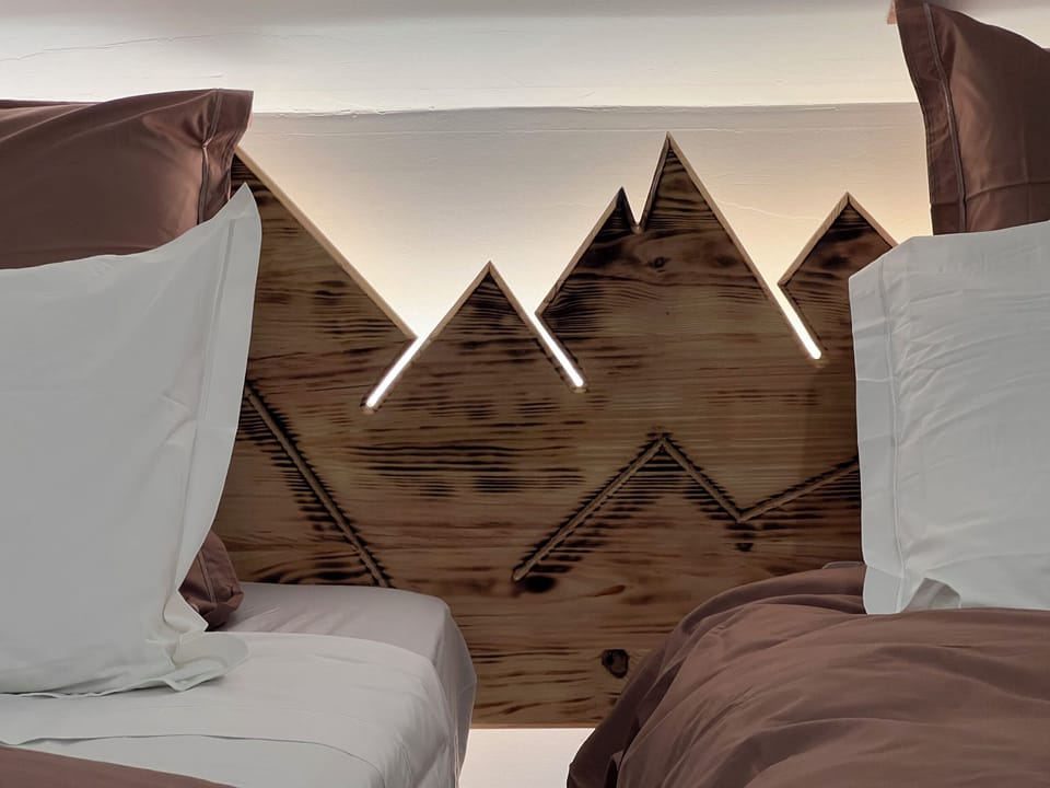 Deluxe Villa, Valley View | In-room safe, blackout drapes, iron/ironing board, WiFi (free)
