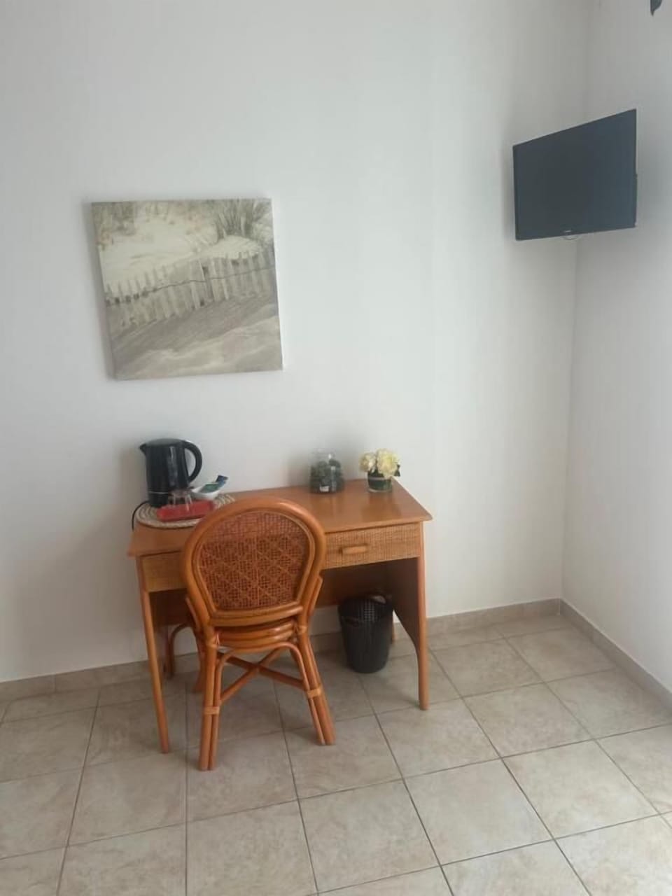Double Room, Garden View | Interior