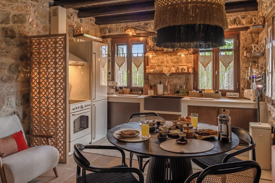 Luxury Villa, Courtyard View | In-room dining