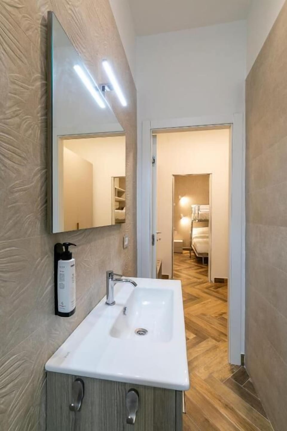 Deluxe Quadruple Room (Aida) | Bathroom