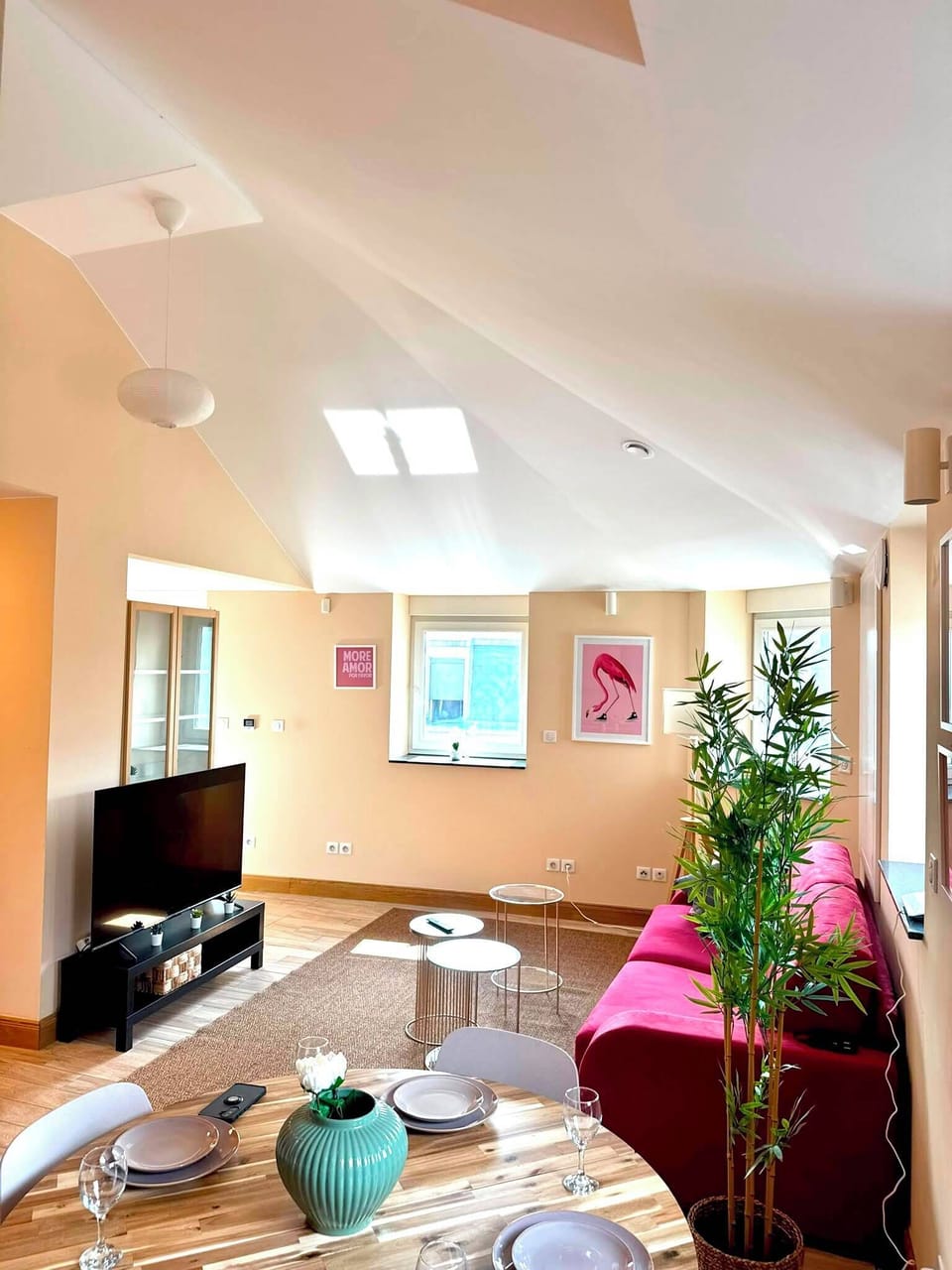 Apartment, Balcony, City View | Living area