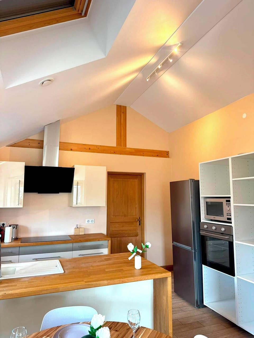 Apartment, Balcony, City View | Private kitchen