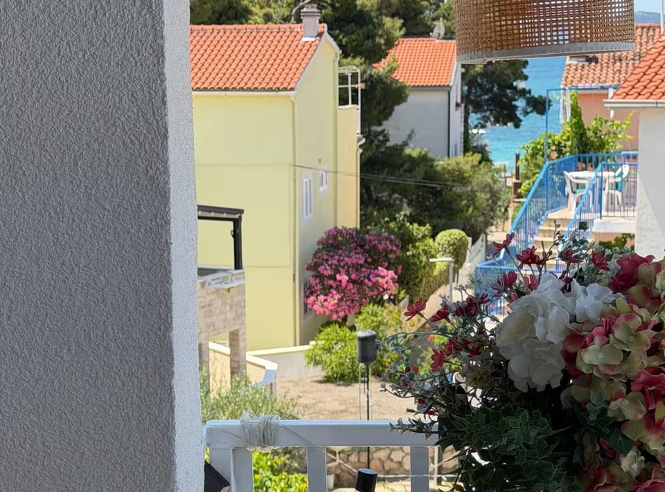 Apartment (One Bedroom Apartment with Sea View a) | Terrace/patio