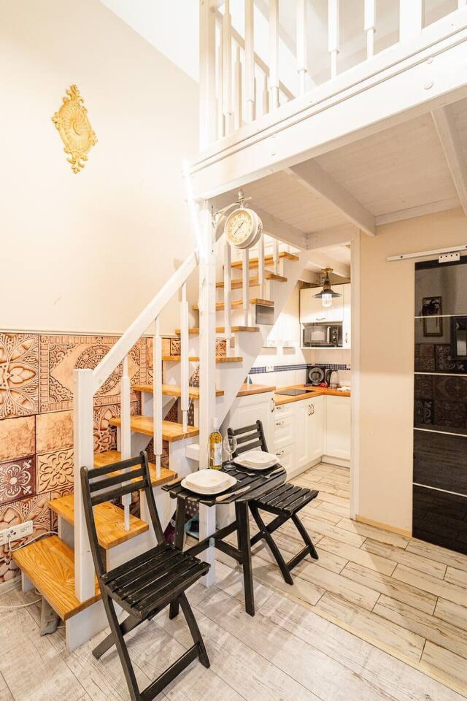 Kraków Studio in Great Location Near Old Town & Wawel | Book Now with RENTUJEMY.COM