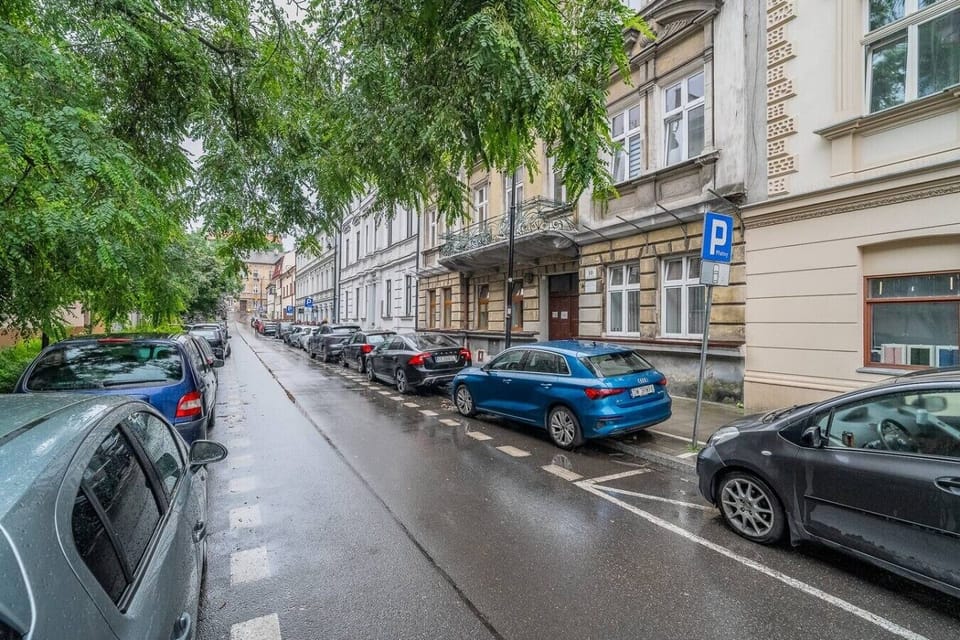 Kraków Studio in Great Location Near Old Town & Wawel | Book Now with RENTUJEMY.COM