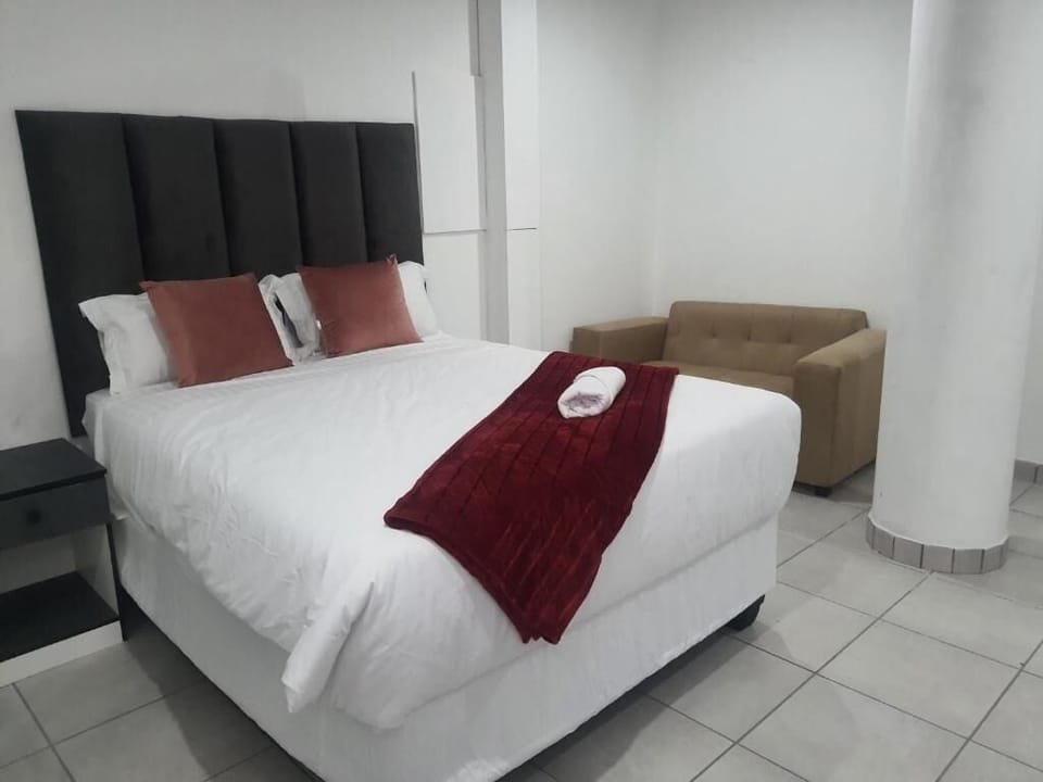 Deluxe Room, City View | Iron/ironing board, WiFi (free)