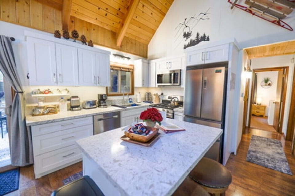 Kitchen | Stainless Steel Appliances | High Ceilings