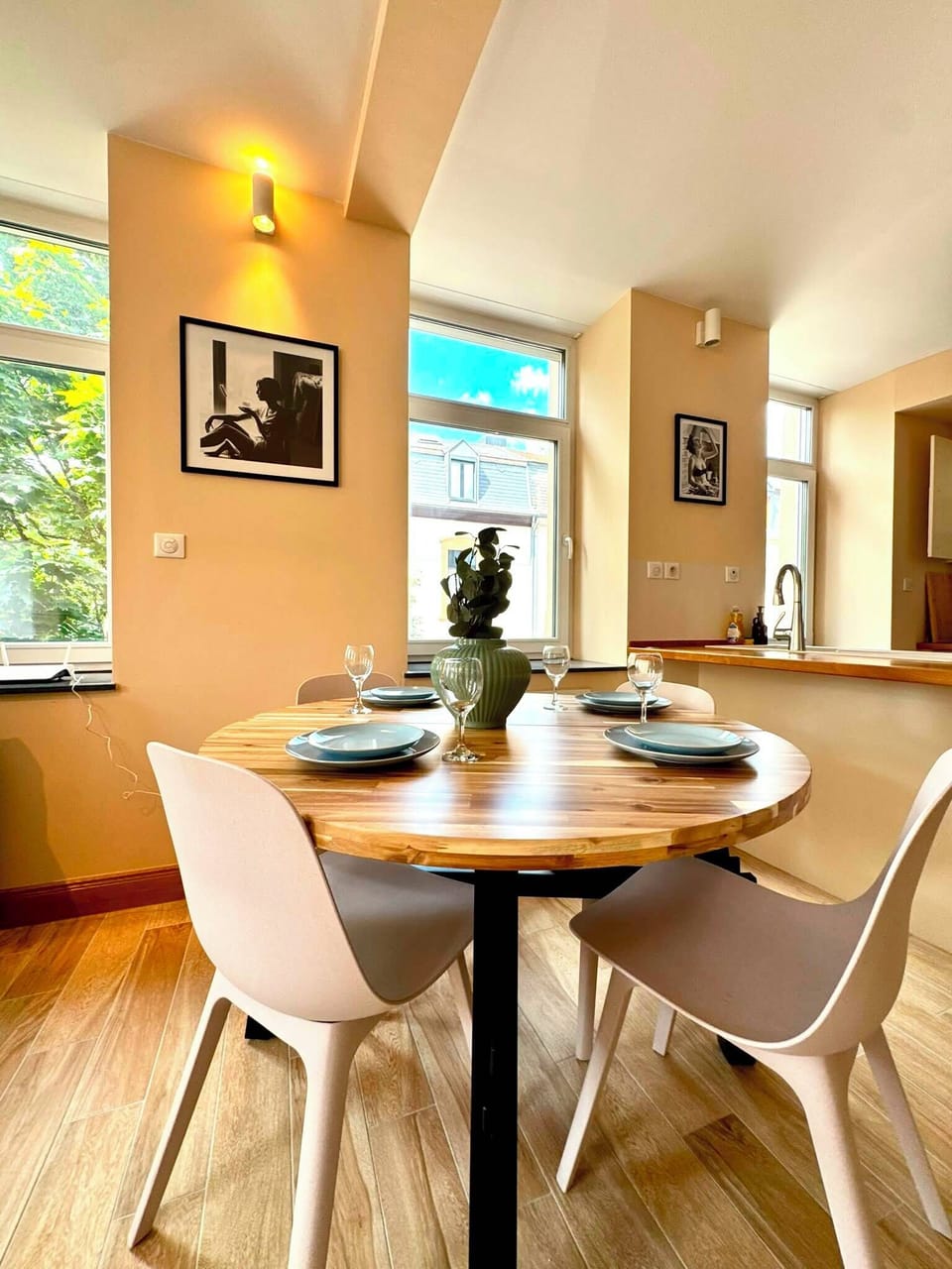 Apartment | Dining