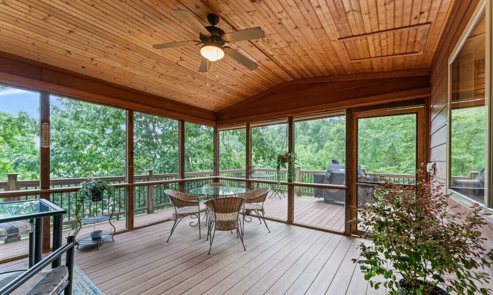 Screened in Porch with a View | War Eagle River