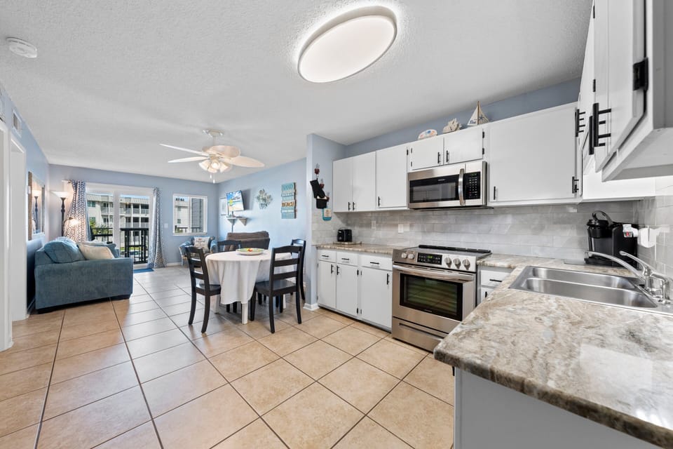 Condo, Multiple Beds, Partial Ocean View (Gulf Shores Plantation 3215) | Private kitchen | Coffee/tea maker