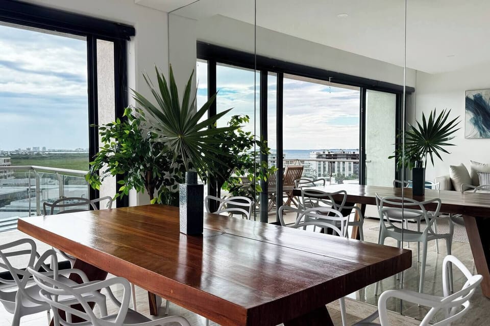 Comedor para 6 personas con bellas vistas