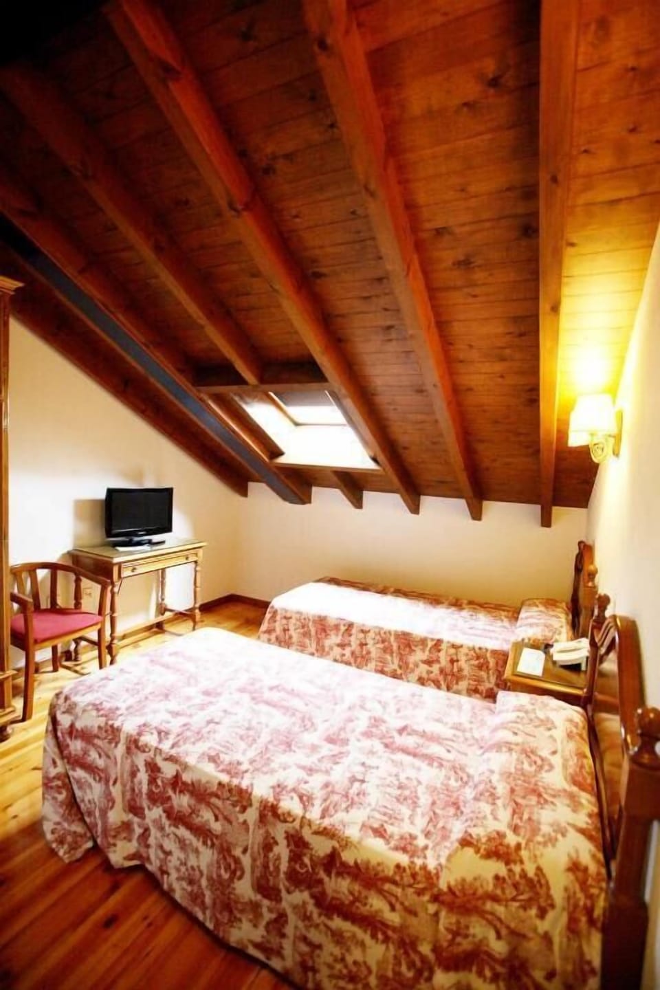 Desk, blackout drapes, free WiFi, bed sheets