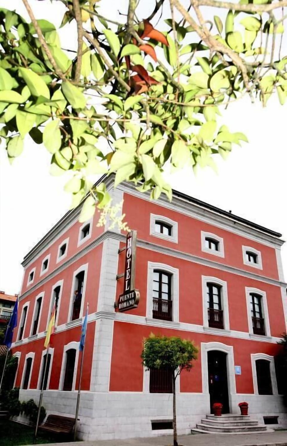 Hotel Puente Romano Hotel in Cangas de Onís