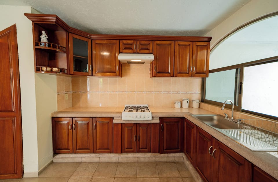 Family Cottage, Courtyard View | Private kitchen