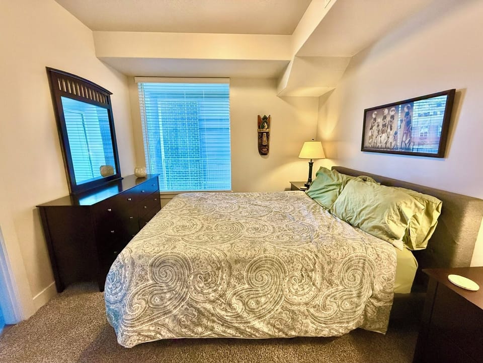 Deluxe Apartment, 2 Bedrooms, Kitchen | Iron/ironing board, WiFi (free)