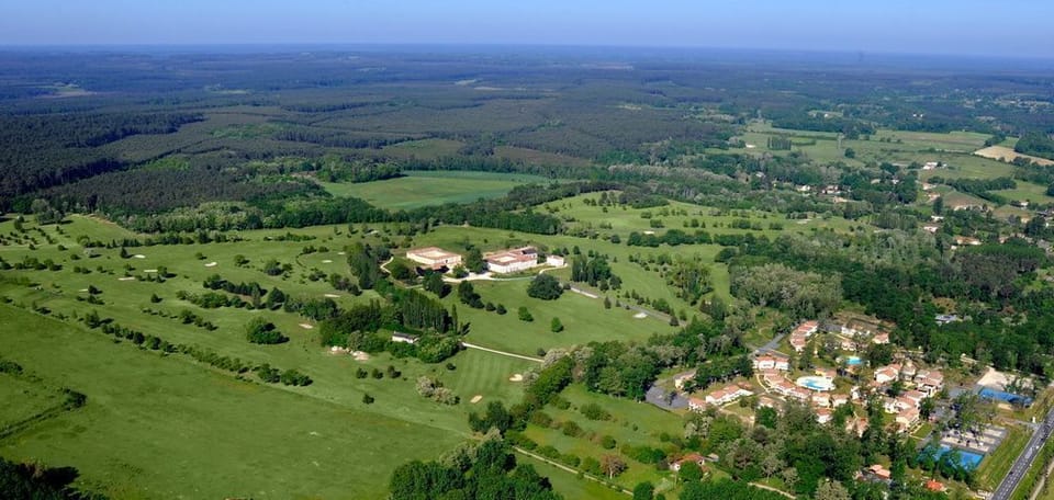 Set in the heart of Gascon countryside, the Golf d'Albret 18-hole course sits just minutes from the residence — a favourite among staying guests.