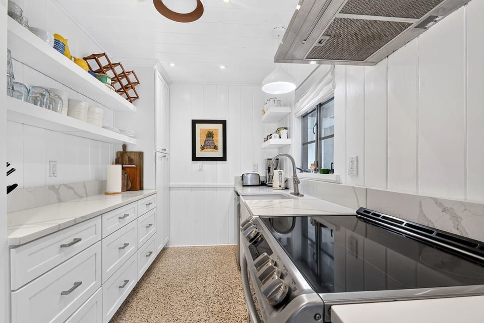 Peaceful Grand Canal Retreat on Siesta Key (8656)