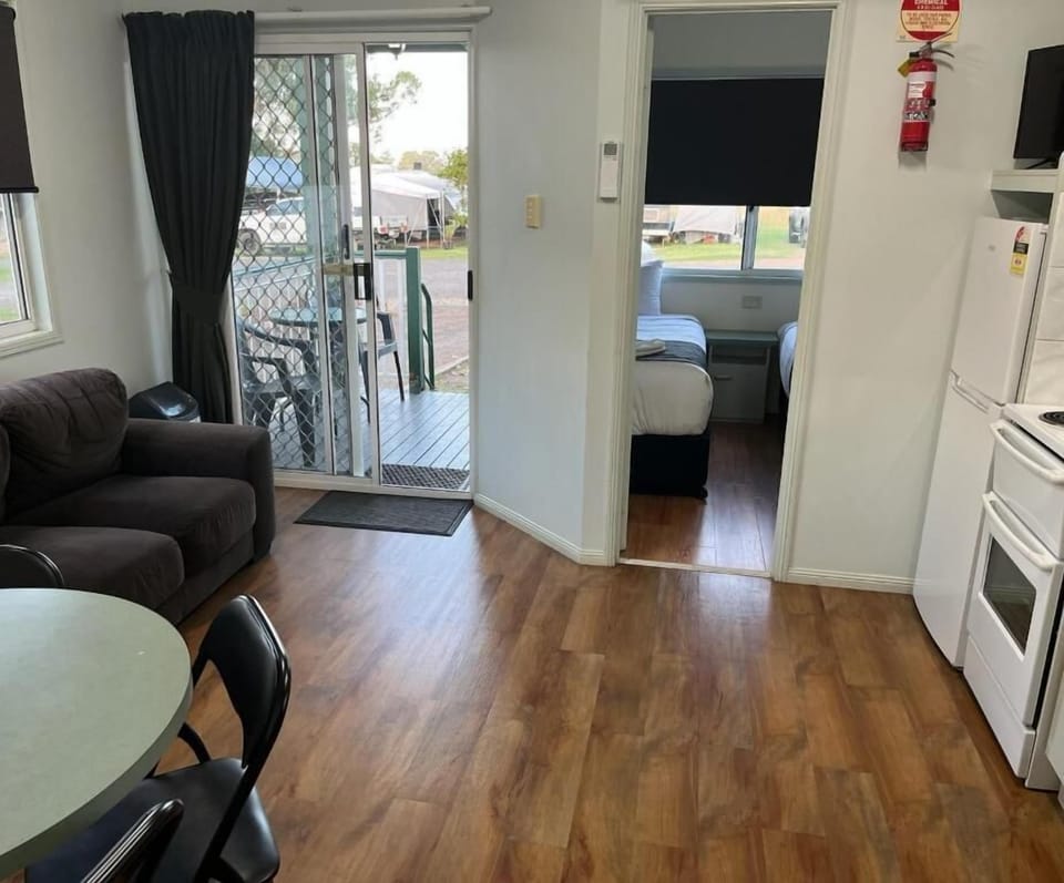 Standard Double Room, Patio, Garden View | Living area