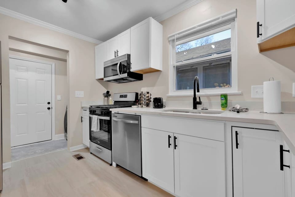 With generous counter space and everything you need close at hand, cooking together is just as enjoyable as sharing the meal that follows.