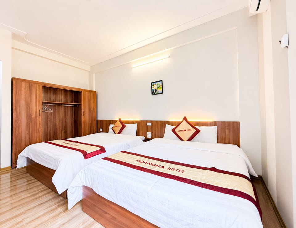 Superior Room | Minibar, desk, WiFi (free), bed sheets