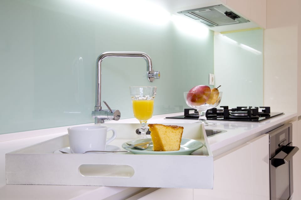Superior Apartment, 2 Bedrooms | Private kitchenette | Fridge, microwave, oven, stovetop