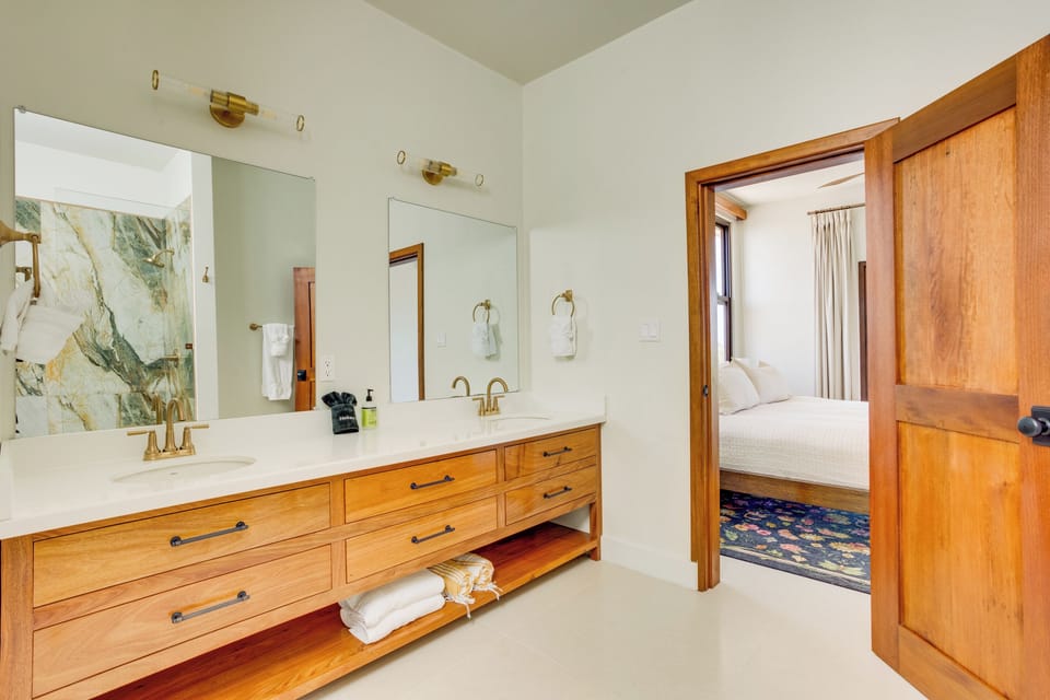 Primary Bathroom with hot and cold shower & Jack and Jill sinks