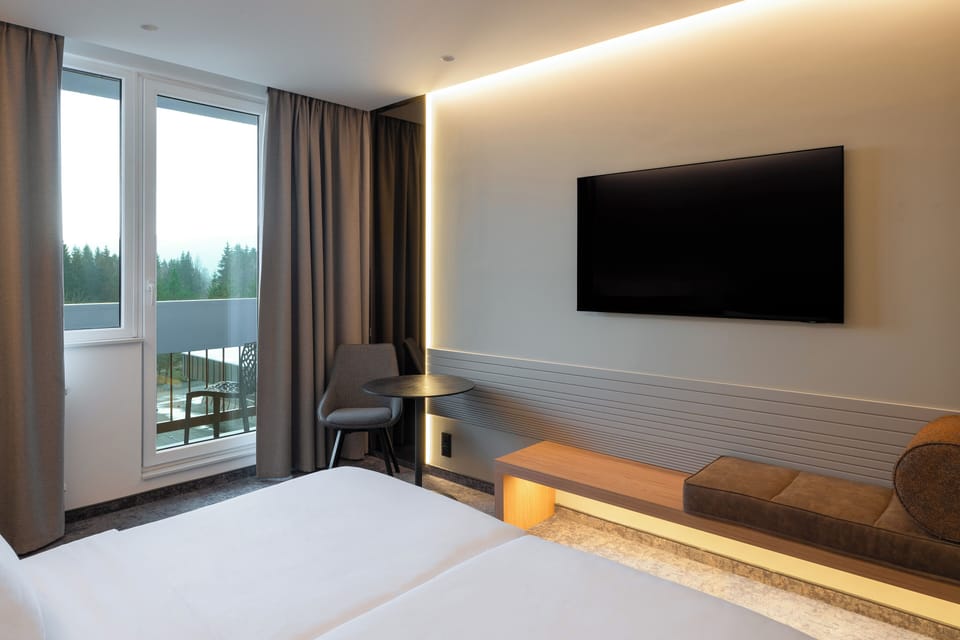 Executive Double Room | In-room safe, desk, blackout drapes, free WiFi