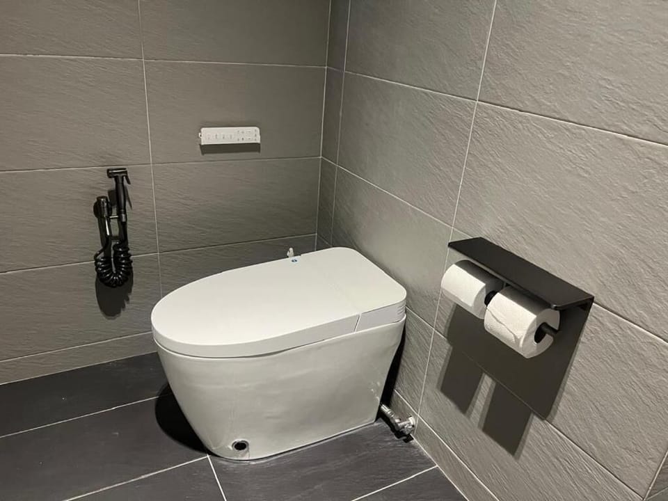 Standard House, Non Smoking | Bathroom | Shower, towels