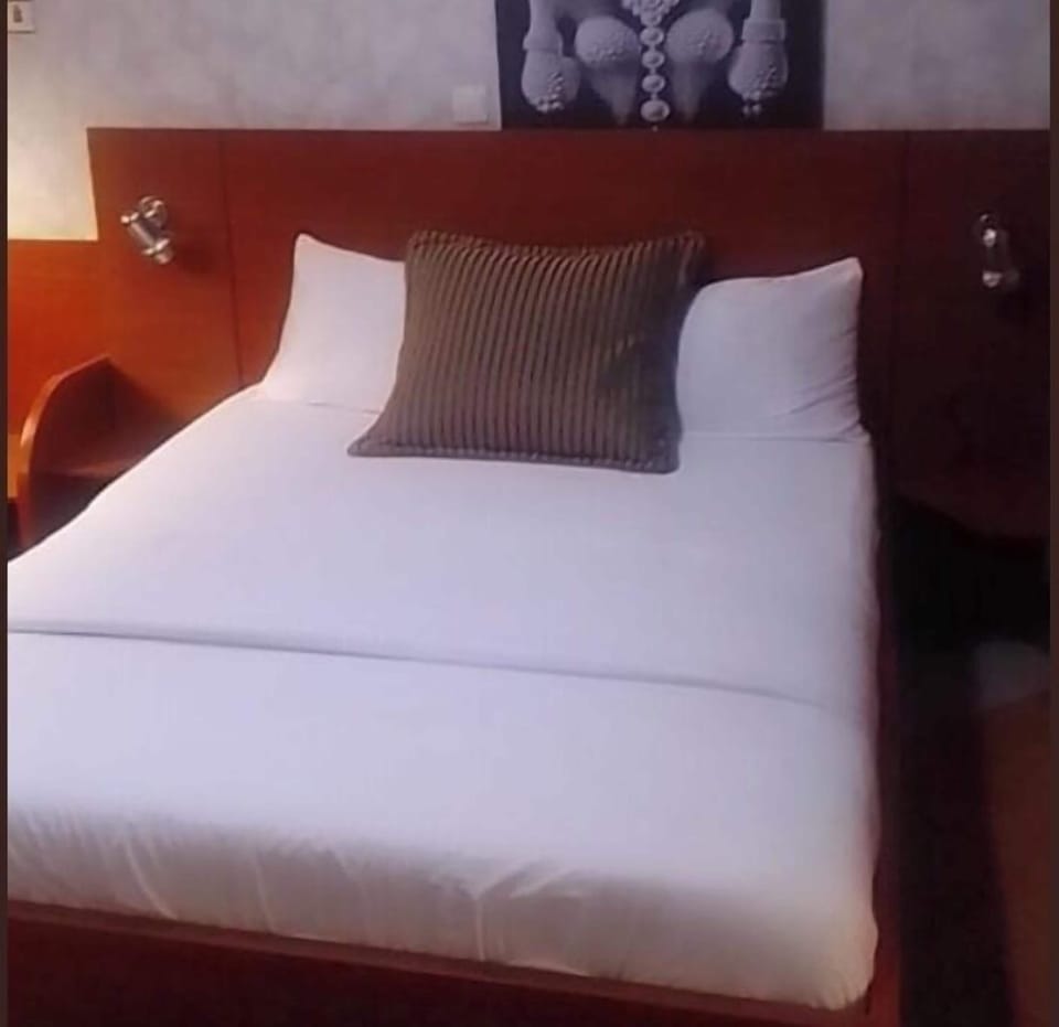 Basic Room | Laptop workspace, WiFi (free)