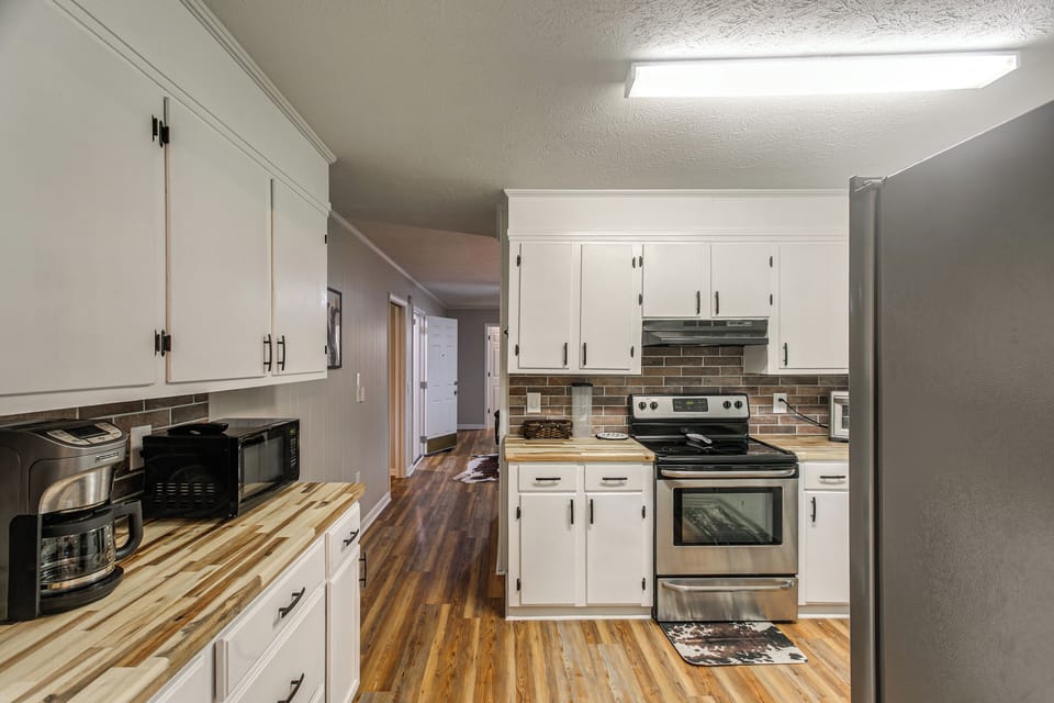 Kitchen | Main Level