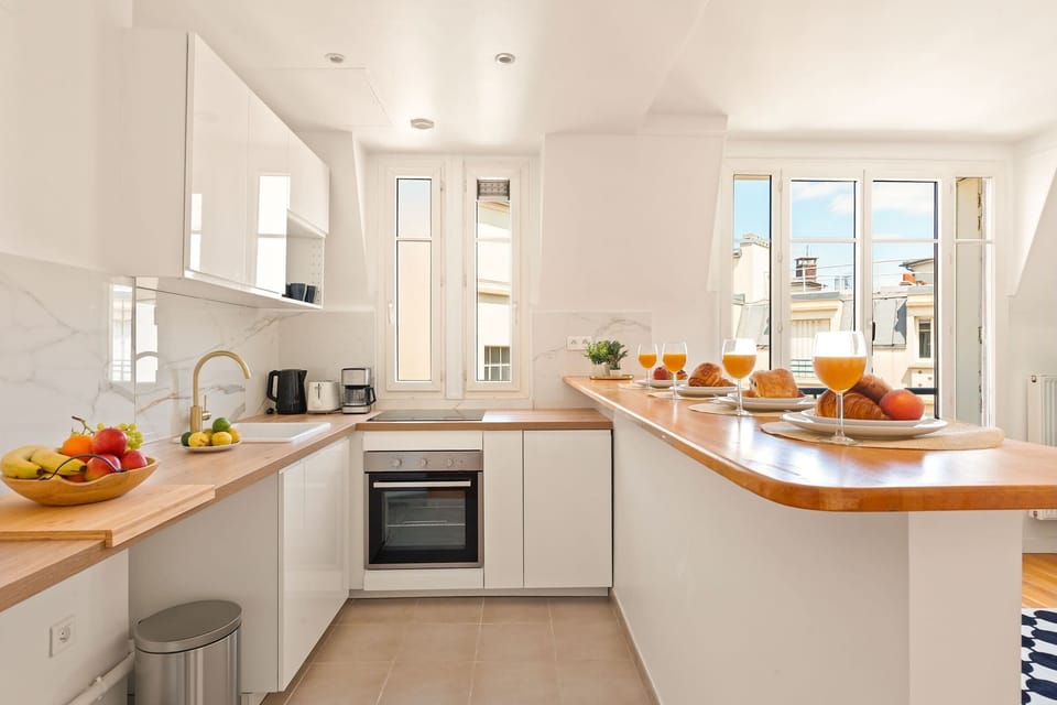 The kitchen is fully equipped to prepare a simple meal 