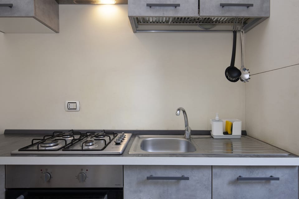 Basic Condo | Private kitchen