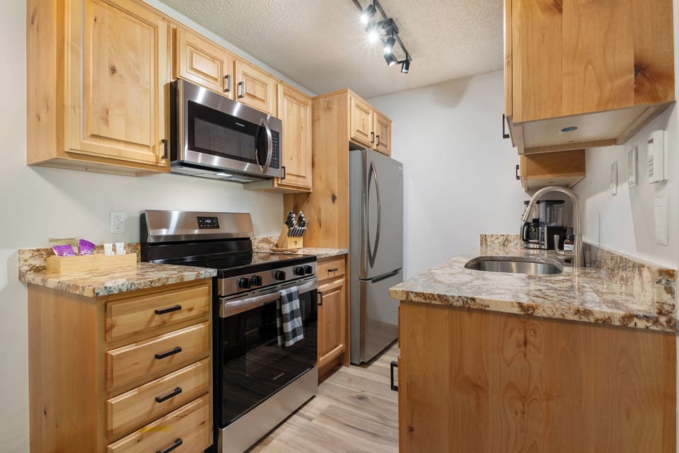 Kitchen | Electric Stove