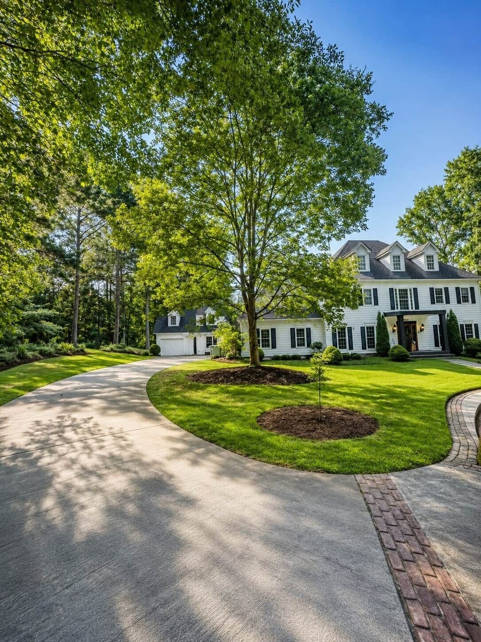 Front exterior of Chef’s Château at Pine Hill Estate in Griffin, Georgia