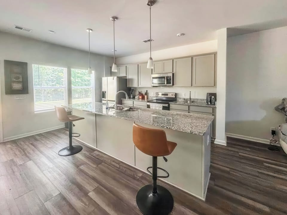 House, 4 Bedrooms | Private kitchen