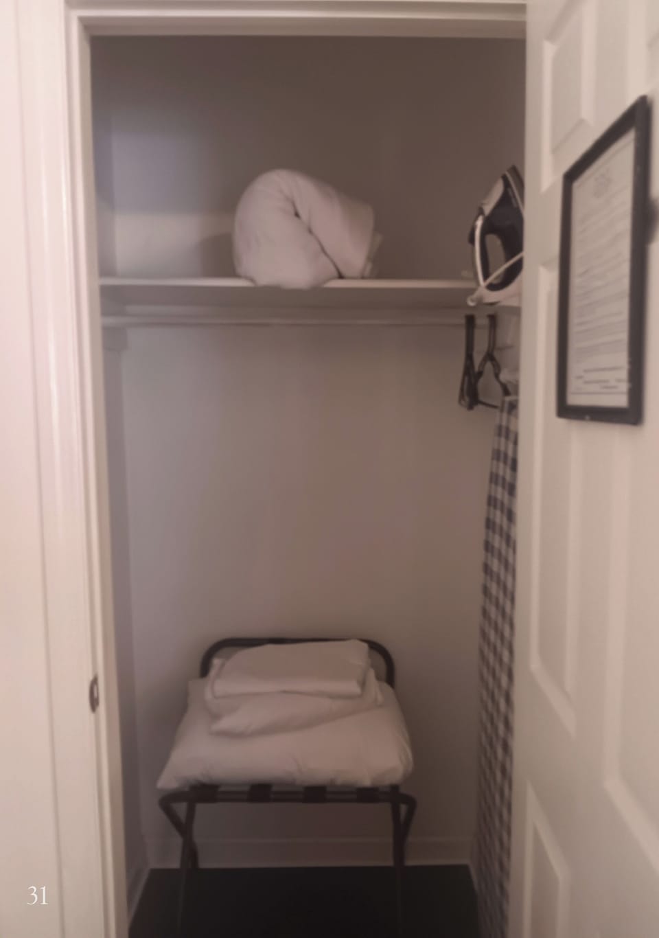 Standard Suite, 1 King Bed with Sofa bed (Room 31) | Wardrobe