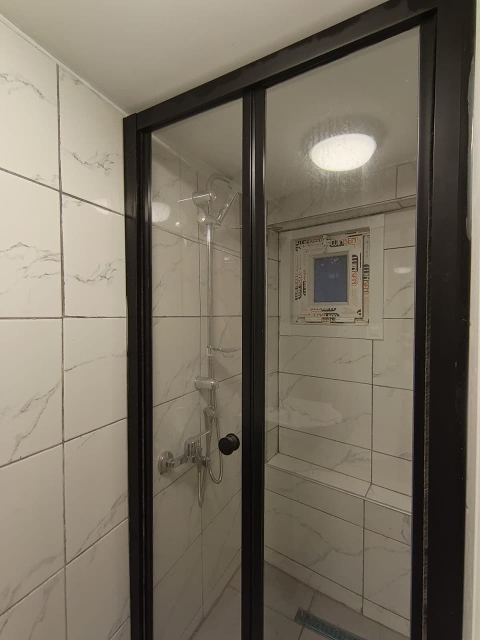 Comfort Room | Bathroom | Shower, free toiletries, towels, soap