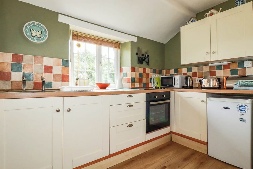 Cookware/dishes/utensils