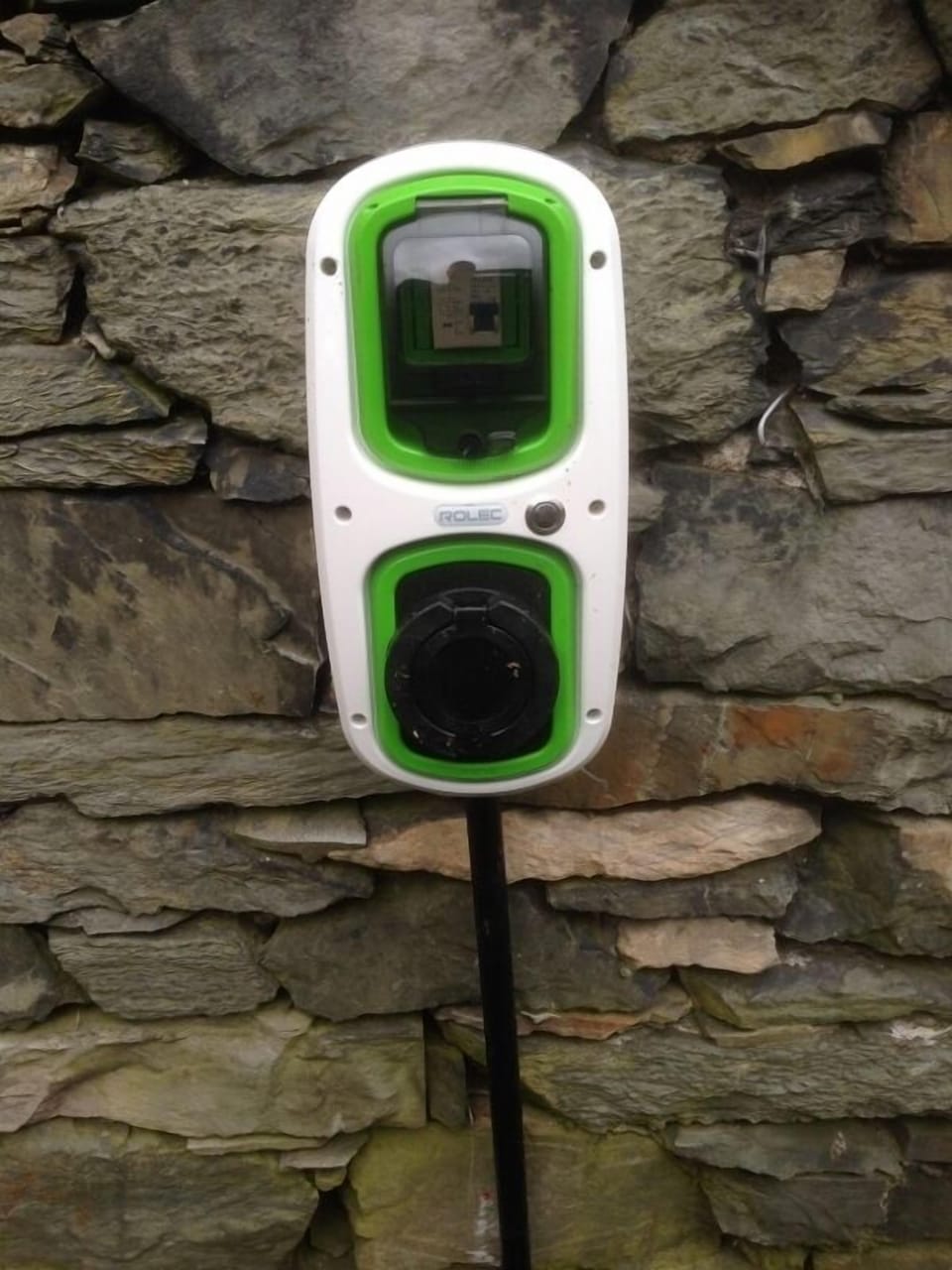 Electric vehicle charging station