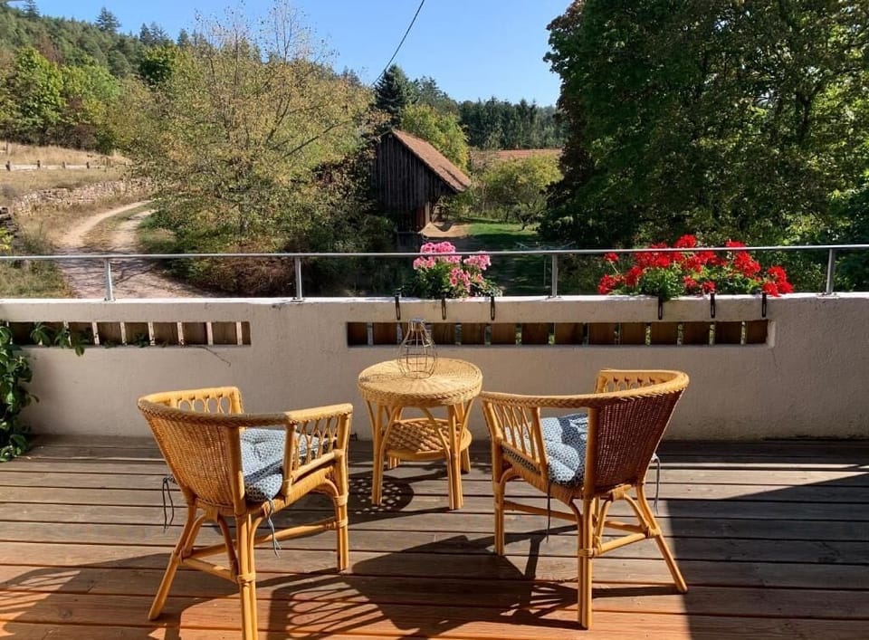 Deluxe Double Room, Garden View | Outdoor dining