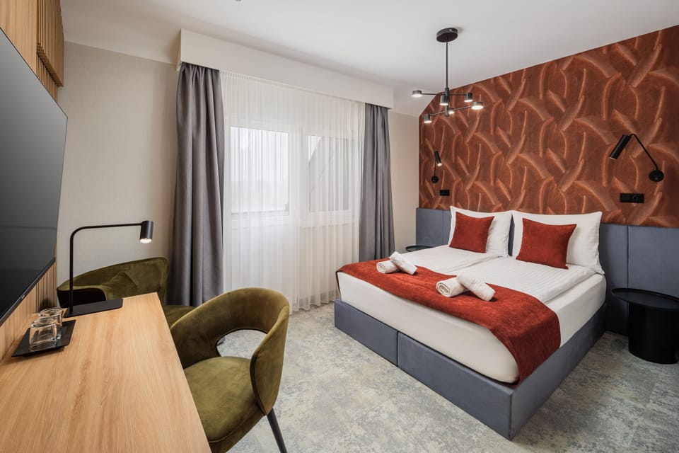 In-room safe, desk, laptop workspace, WiFi (free)