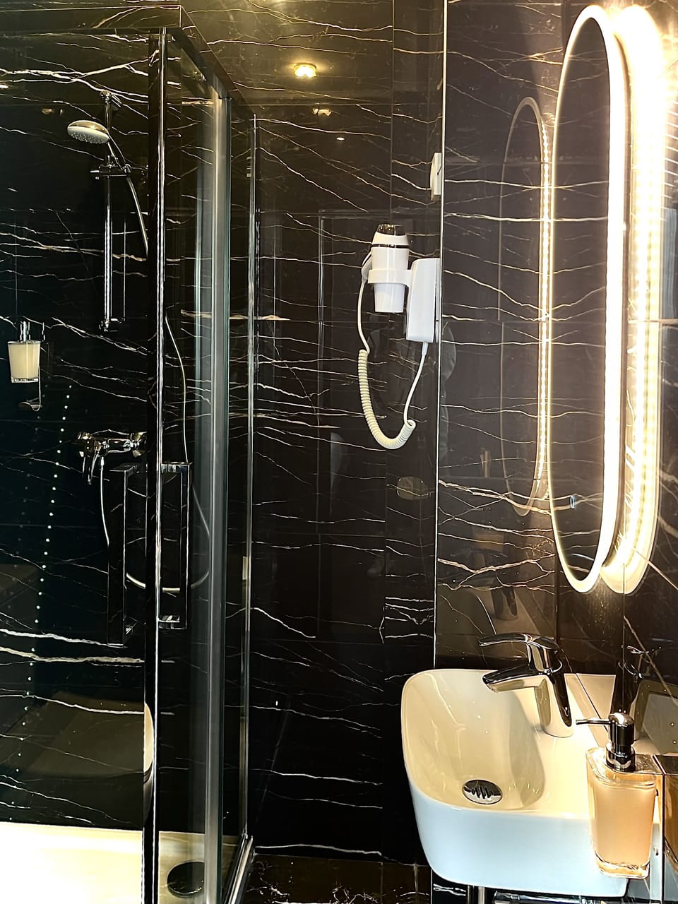 Comfort Quadruple Room, Non Smoking, City View | Bathroom | Shower, rainfall showerhead, free toiletries, hair dryer