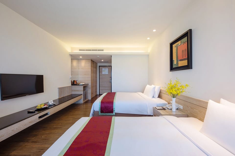 Free minibar, in-room safe, desk, blackout drapes