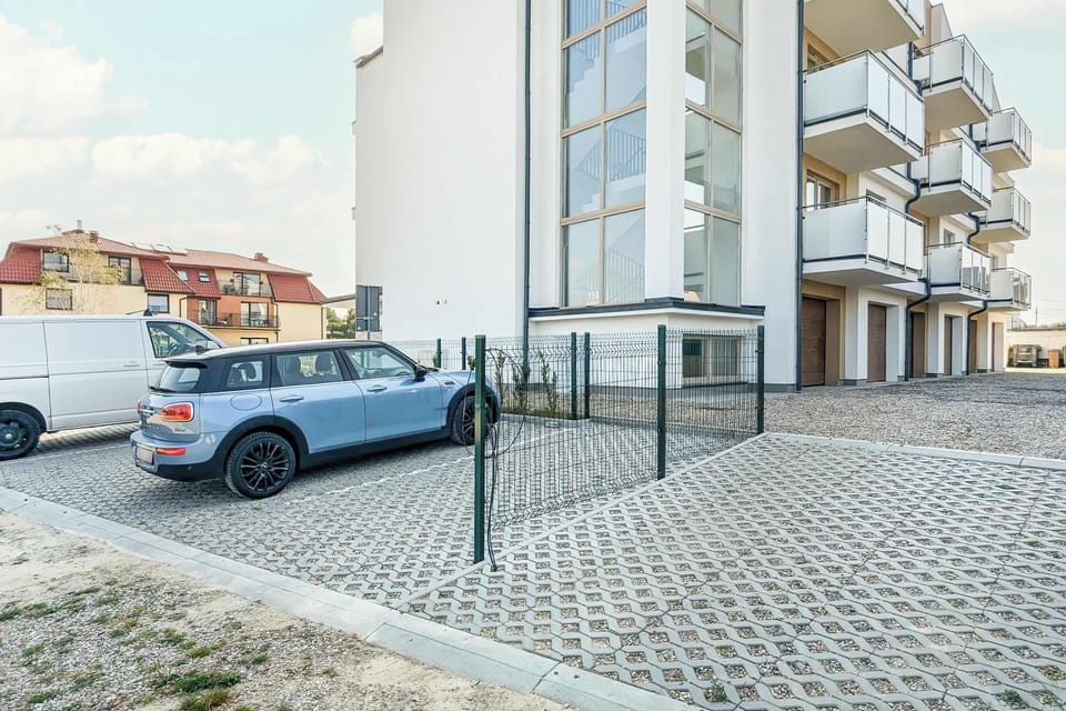 Enjoy easy access to the city's attractions from this well-located building.