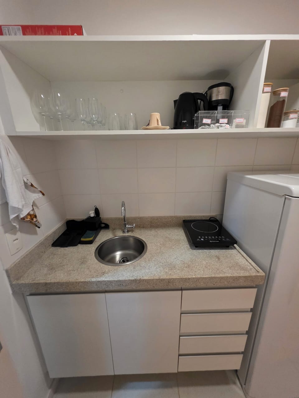 Premium Loft, City View | Private kitchen | Full-size fridge, microwave, stovetop, cookware/dishes/utensils