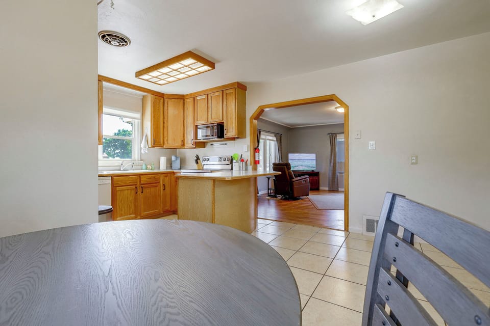 House (2 Bedrooms) | Interior