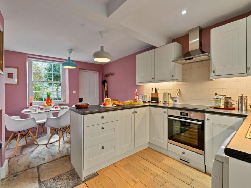 House | Private kitchen | Stovetop, highchair