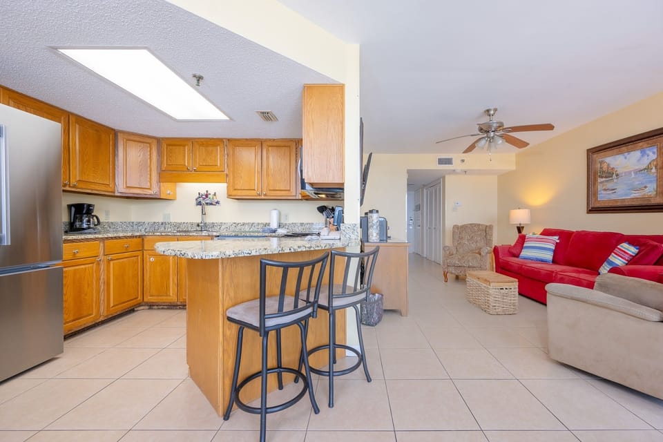 Condo, 1 Bedroom | Living area