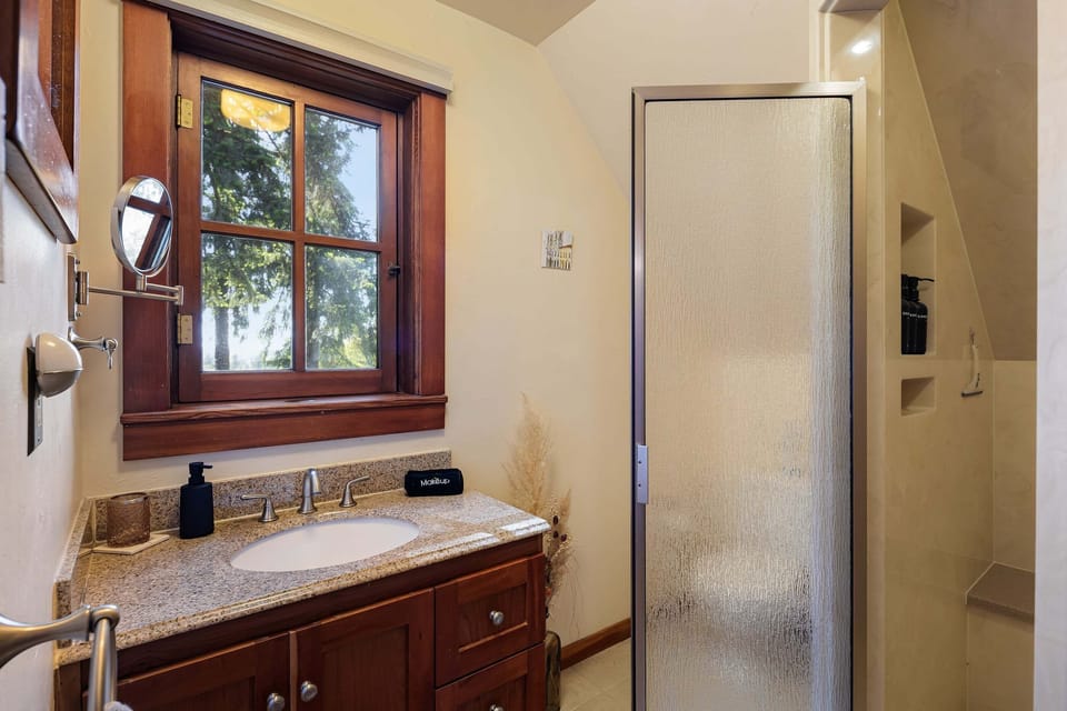 Craftsman Grove - 10 Minutes To Campus 4 Bedroom Home House in Eugene